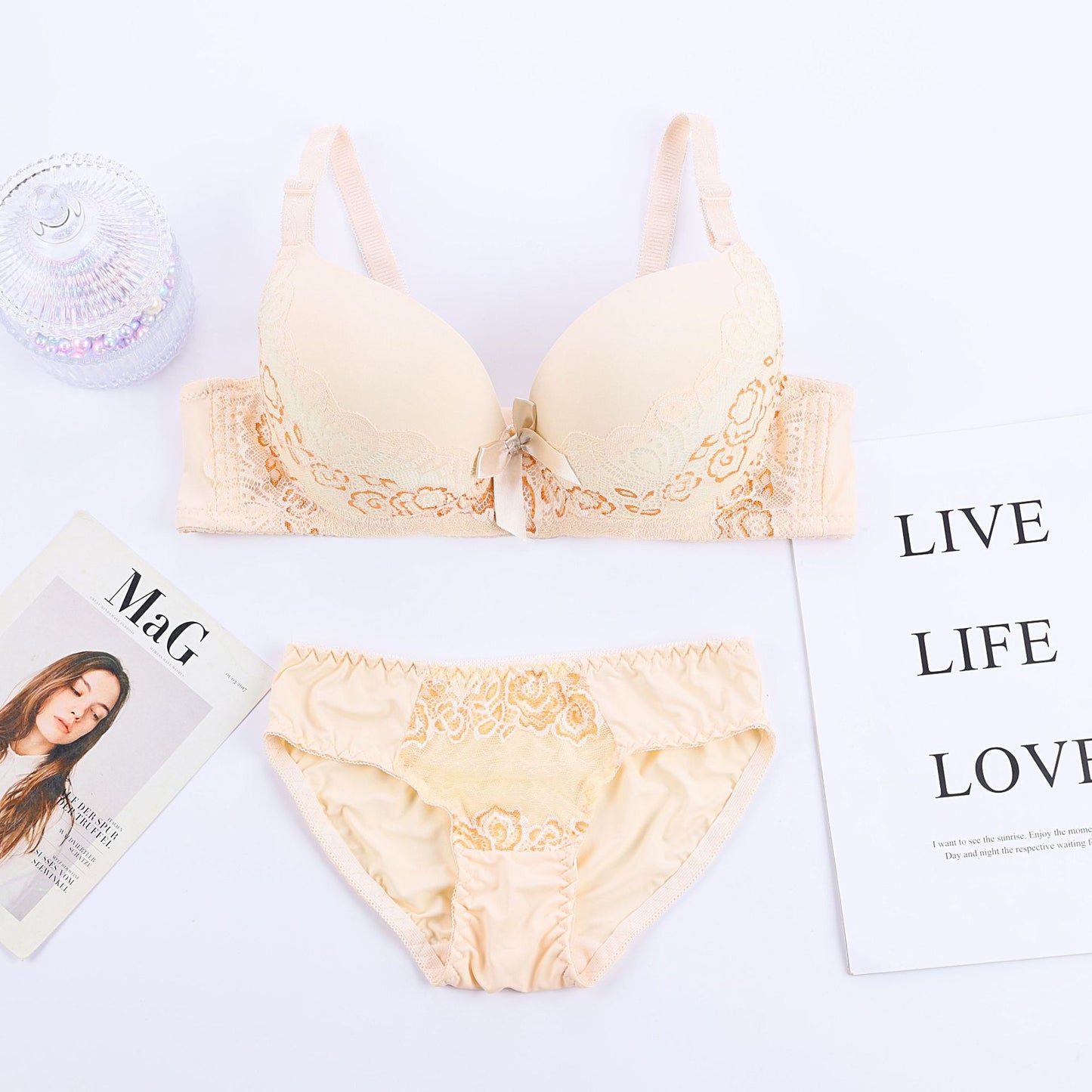 Women charming lace sexy lingerie set beautiful bra and panty set