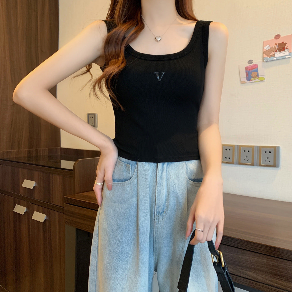 Korean version of threaded cotton embroidered suspender beauty vest with chest pad integrated chest wrap outer wear bottomless sleeveless top